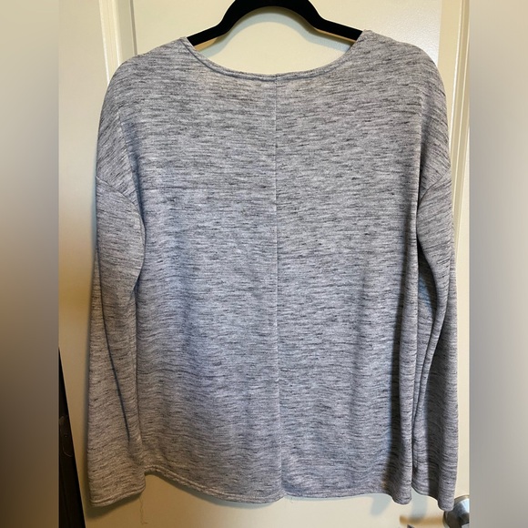 Grey and white crewneck sweatshirt - Picture 3 of 3